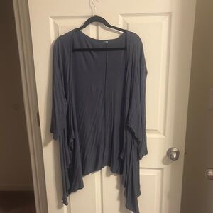 Source Unknown Gray Shrug with Asymmetrical Hem PLUS SIZE